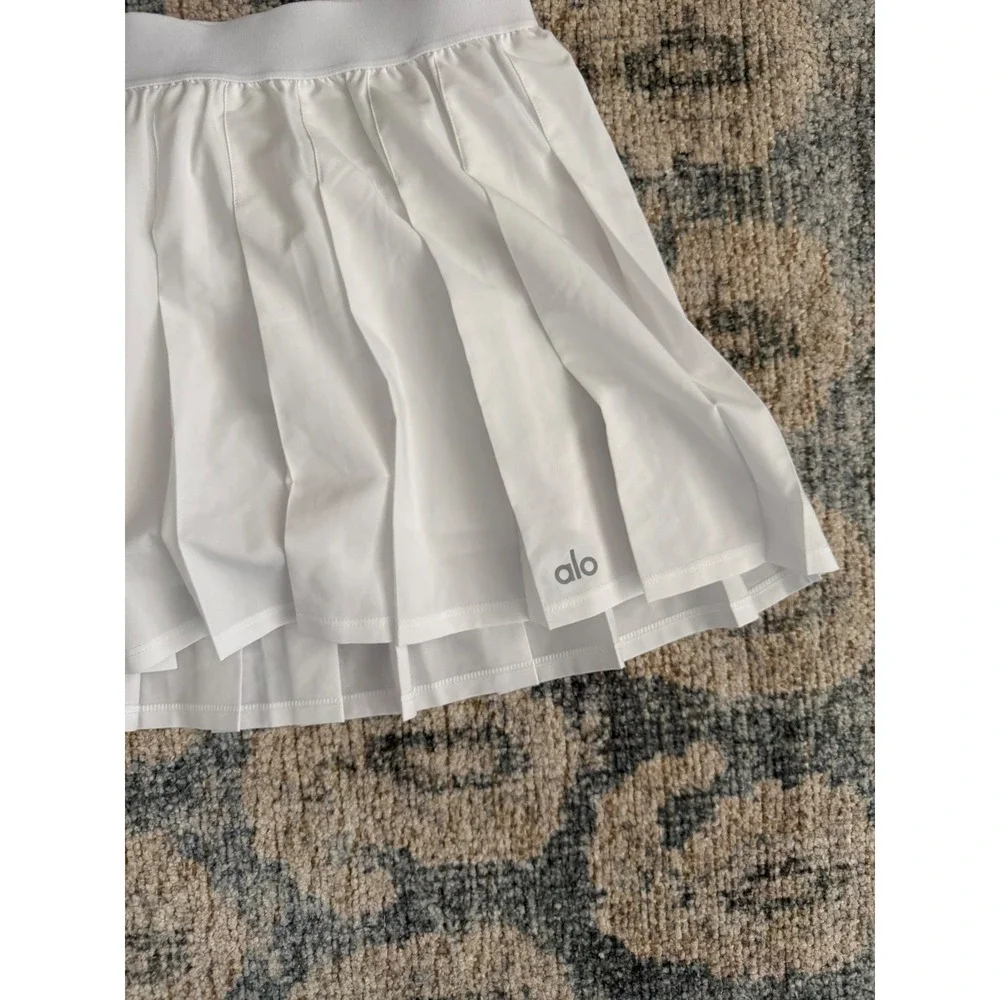 ALO YOGA‎ Varsity Tennis Skirt inWhite Size Small Pristine Condition